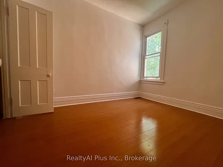 182 Boulton Ave — Photo 25