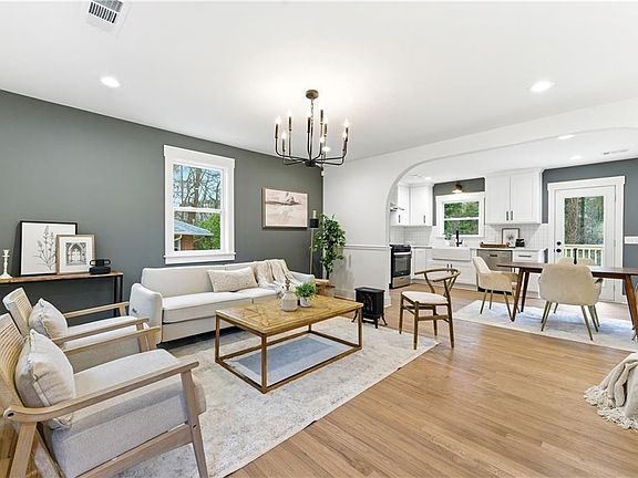 3rd image of 1903 Wildwood Dr