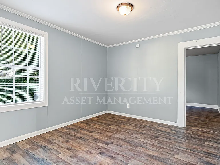 3132 Kingston St — Photo 10