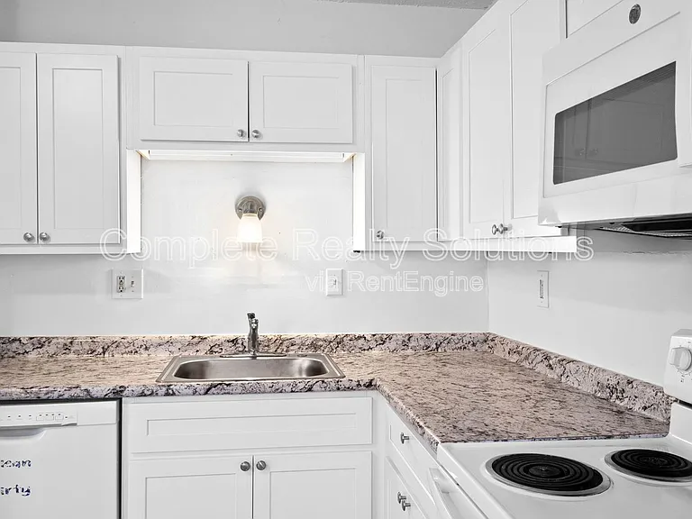 318 Mount Everest Dr #D — Photo 4