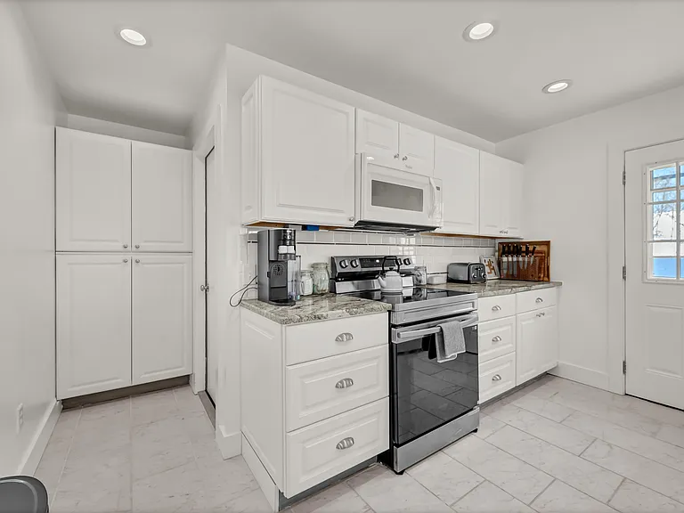 5 Main Dr — Photo 15
