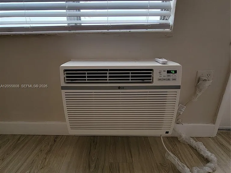441 Collins Ave #10 — Photo 9