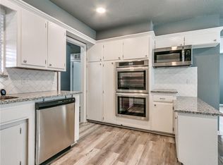 3207 Hardy Dr, Edmond, OK 73013