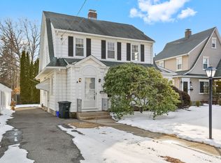 327 Meadowbrook Rd, Fairfield, CT 06824