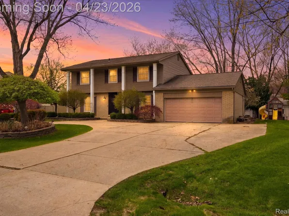 5701 Tequesta Ct, West Bloomfield, MI 48323