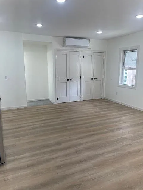 2 bed, 1.5 bath, 950 sqft, $2,500 — Photo 2