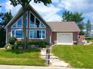 10811 Lake Dr, Evart, MI 49631