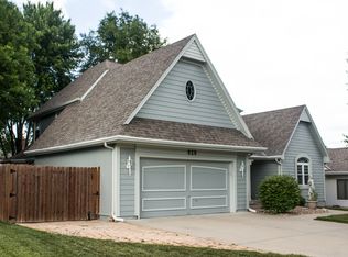 628 NE Bordner Dr, Lees Summit, MO 64086