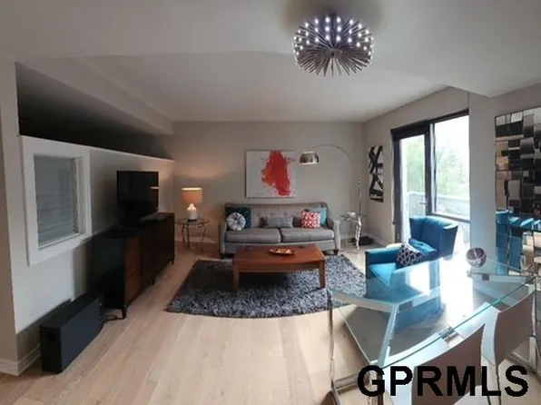 220 S 31st Ave APT 3213, Omaha, NE 68131
