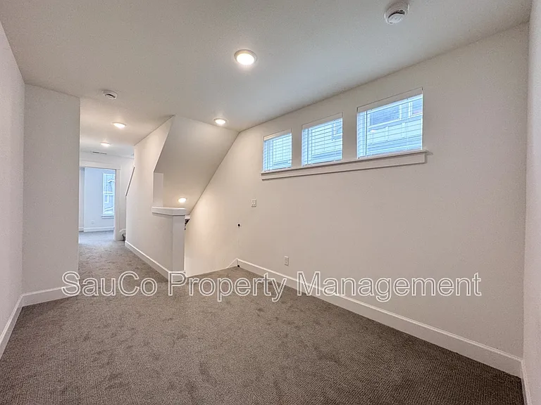 3920 SE 83rd Ave — Photo 9