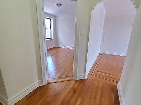 3rd image of 35-21 32nd St #D1