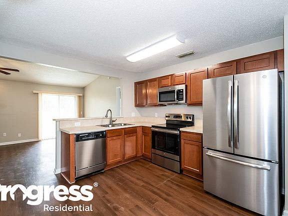 5th image of 7574 Falcon Trace Dr W