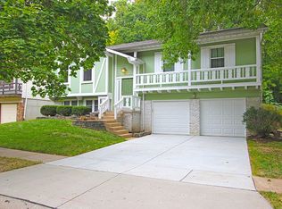 1226 Weatherton Pl, Ballwin, MO 63021