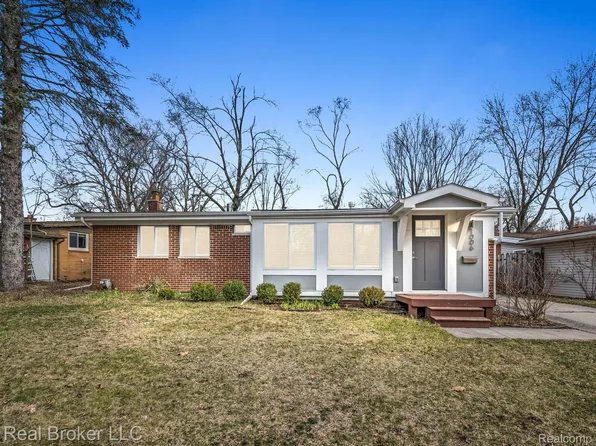 1006 Brooklawn Dr, Troy, MI 48084