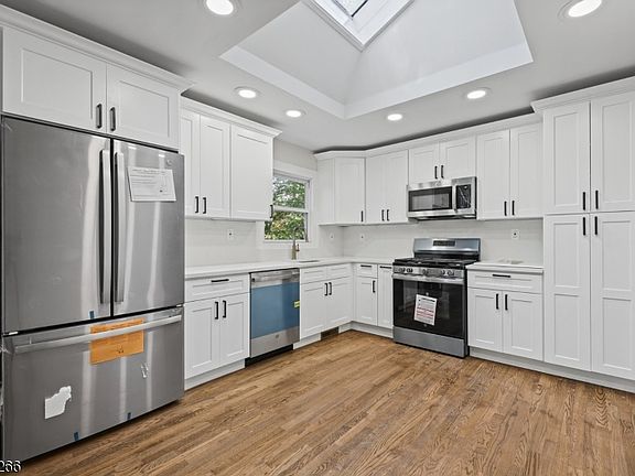4th image of 11 Colby Dr