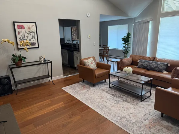 3224 80th Ave SE APT 5, Mercer Island, WA 98040