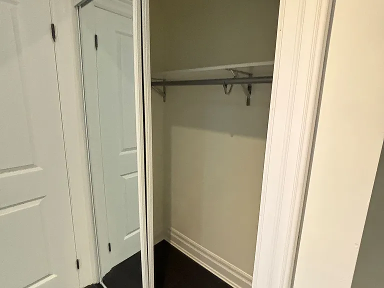81 Chestnut Hills Pkwy #LOWER — Photo 21