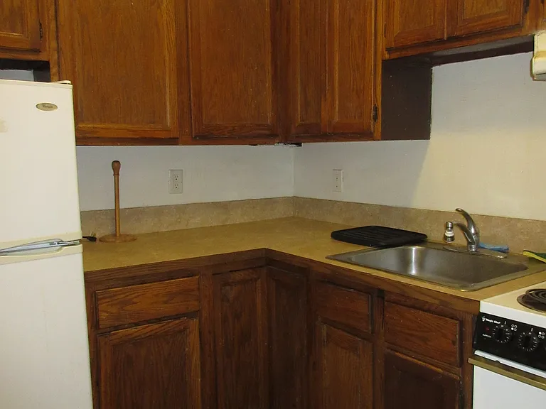 512 Packard St — Photo 4