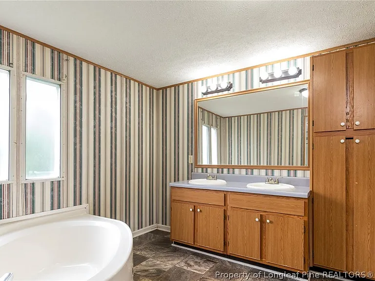 102 Ironwood Rd — Photo 16
