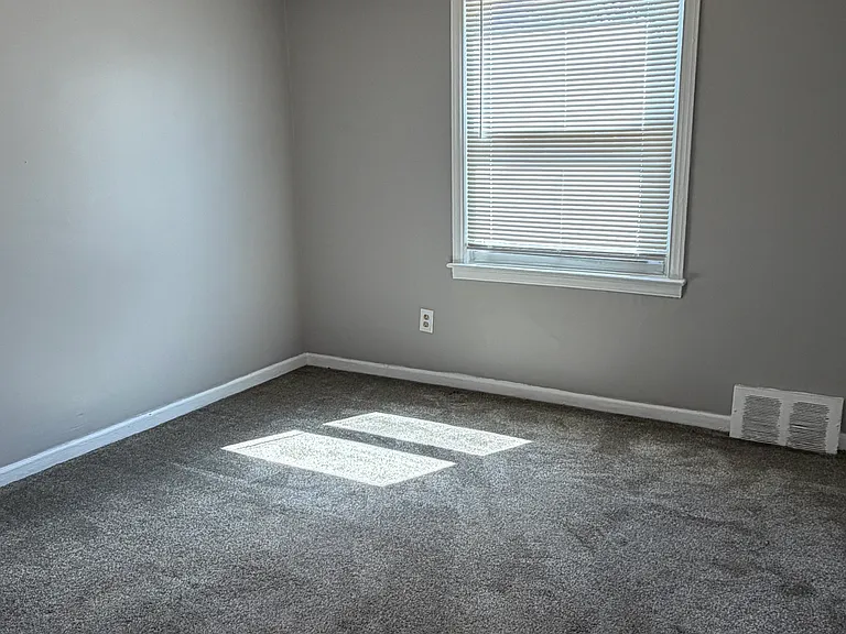 20451 Wexford St — Photo 10