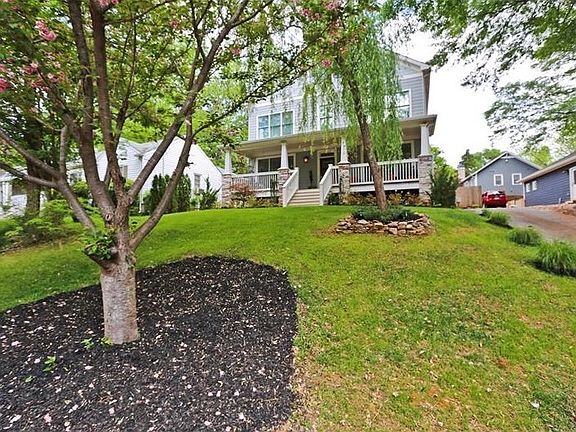 View from street with front yard