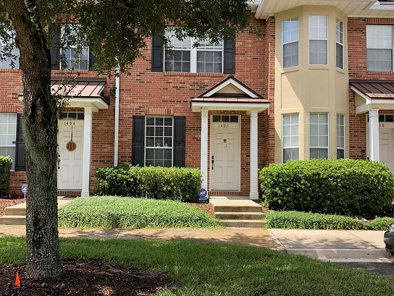 1496 Fieldview Dr — Photo 1