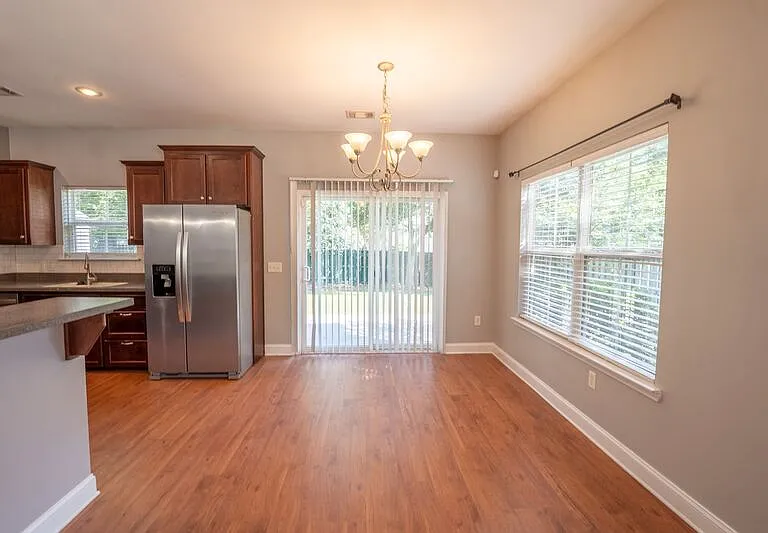 156 Cottonham Ct — Photo 9
