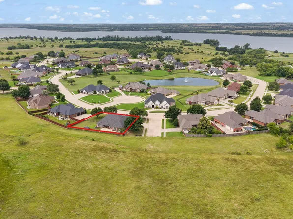 2211 Nottaway Dr, Cleburne, TX 76033