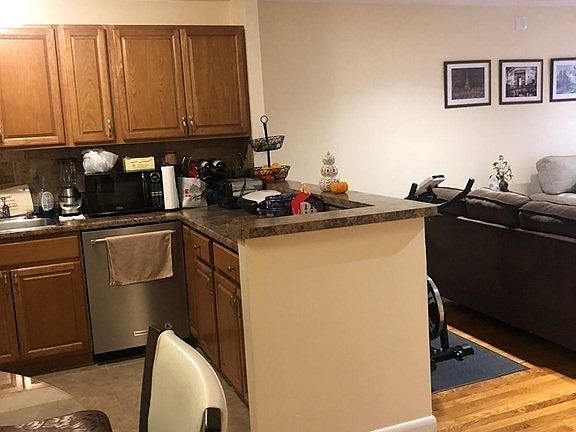 5th image of 800 Governors Dr APT 26