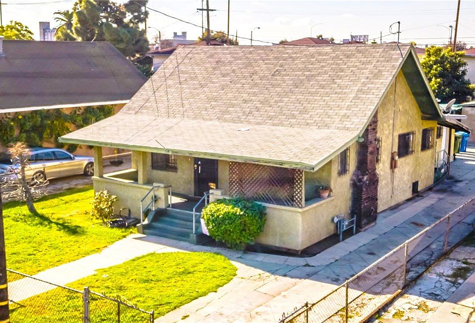 2nd image of 1049 S Alma Ave