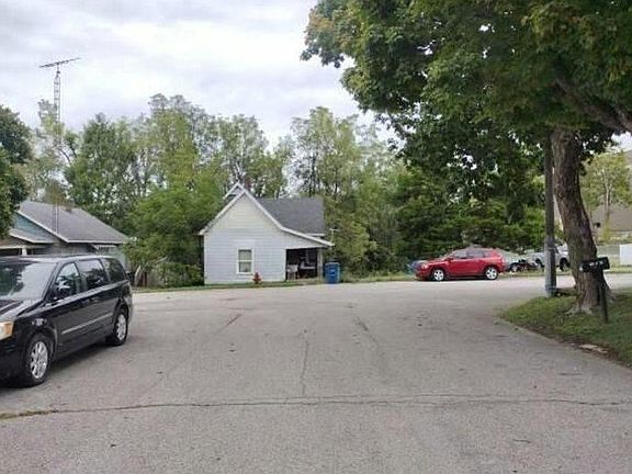 4th image of 302 L St