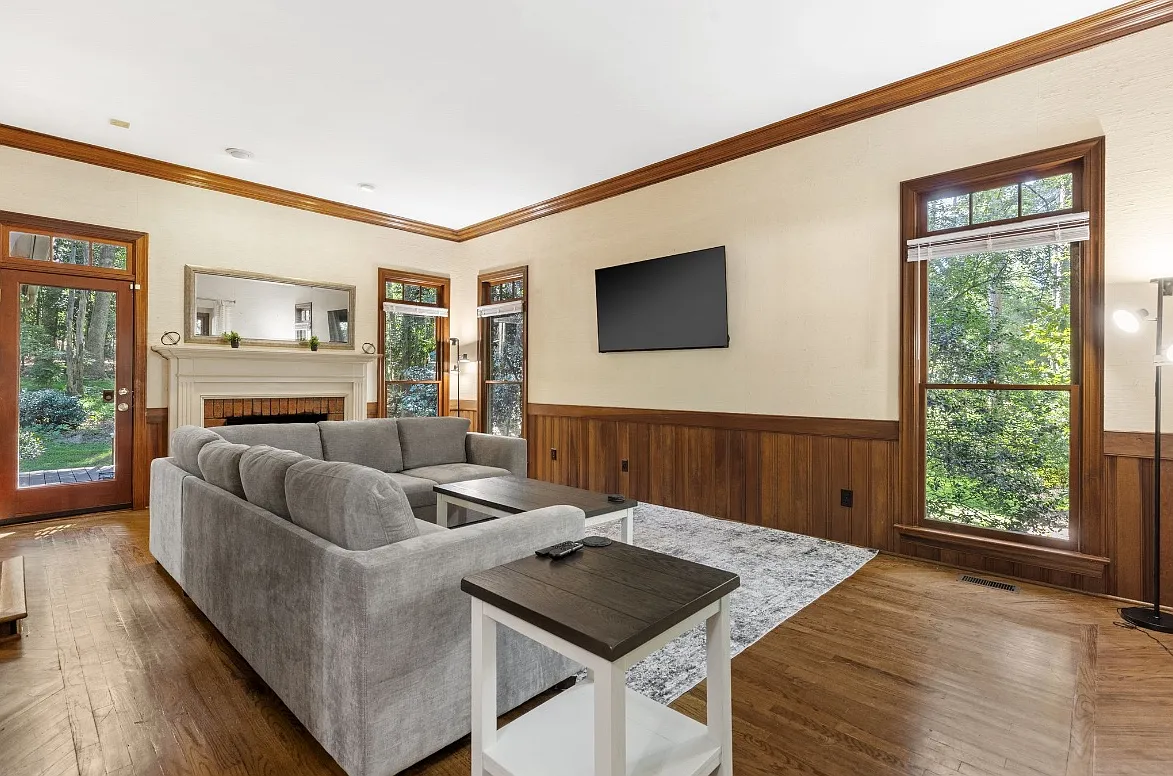 4 bed, 3332 sqft, $7,500 — Photo 4