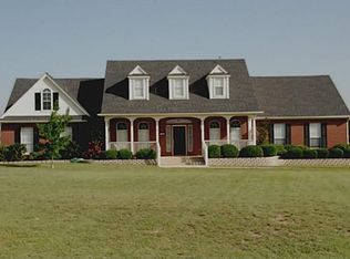 806 N Hardeman Cir, Justin, TX 76247