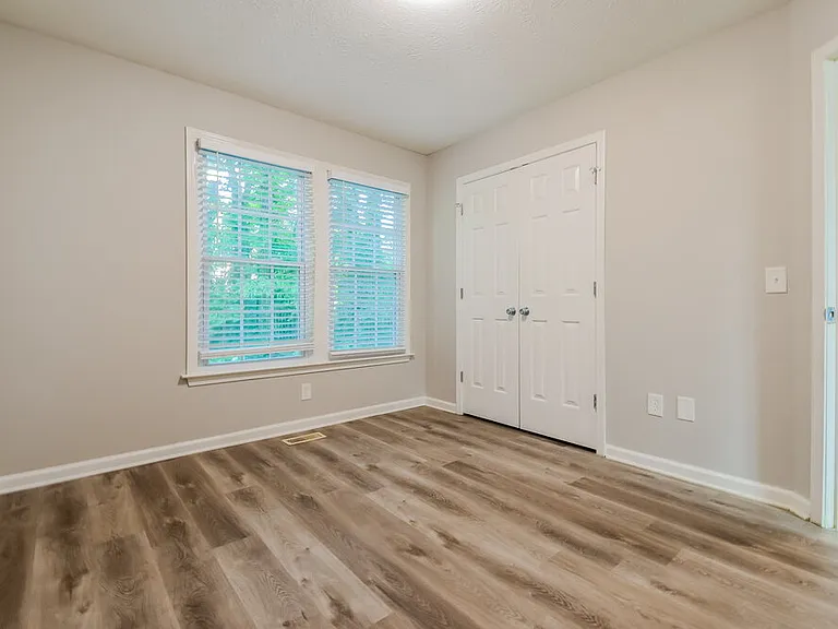 547 Riverbirch Trce — Photo 18