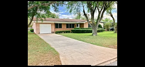 1135 Parkwood Pl Photo 1