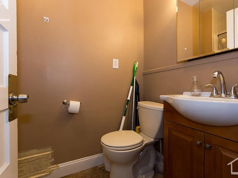 12 Bay State Rd #4R — Photo 12