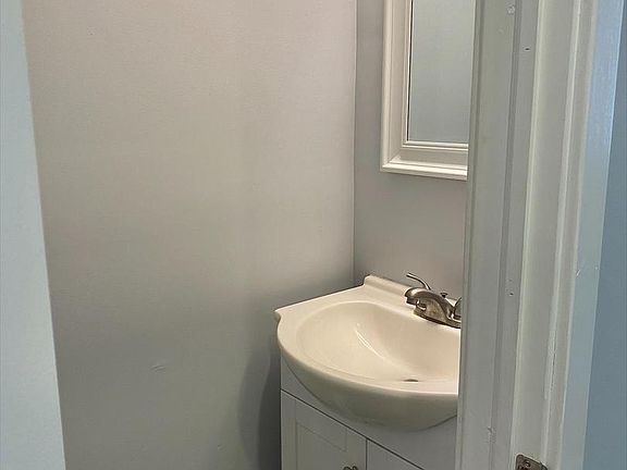 First floor 1/2 Bath