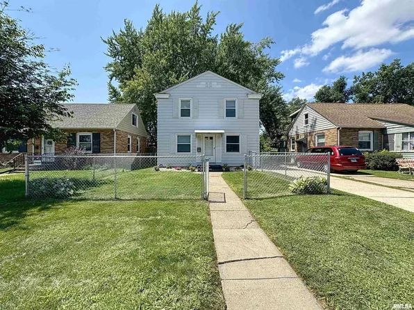 2240 25th St, Rock Island, IL 61201