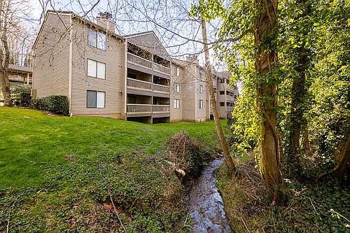 Creekwood Apartments Photo 1