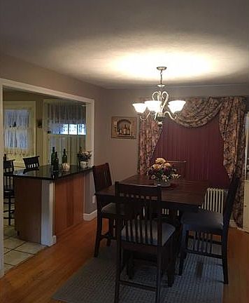 4th image of 121 Bellevue Ave