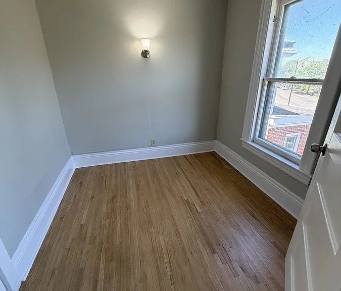 411 W Ferry St #3 — Photo 5