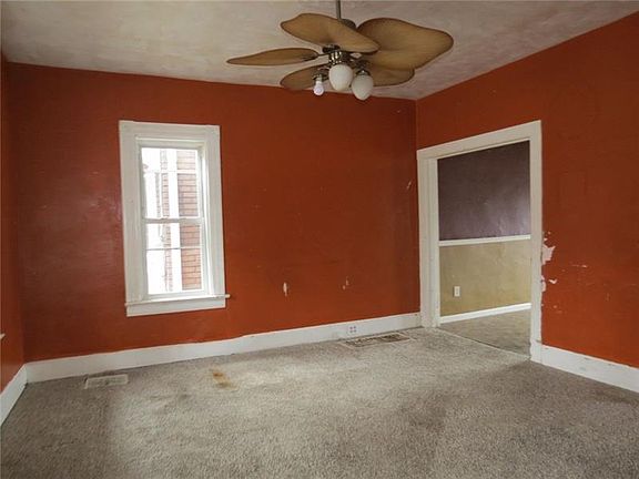 5th image of 215 N 3rd St