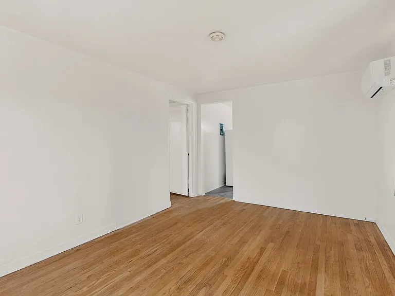535 Washington St NE #1 — Photo 9