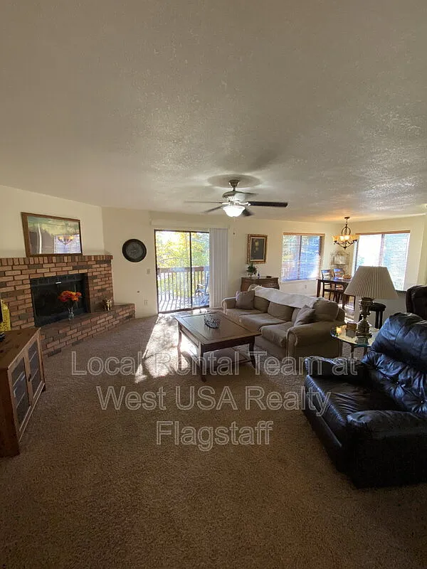 2 bed, 2.0 bath, 1276 sqft, $3,200 — Photo 3