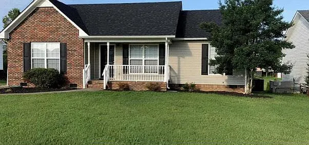 2819 Faith Ln — Photo 2