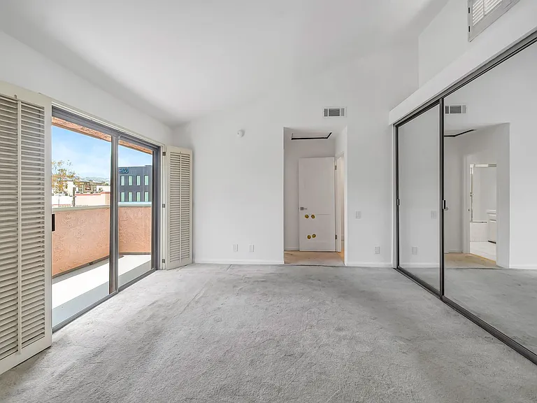 4424 Coldwater Canyon Ave #3 — Photo 43