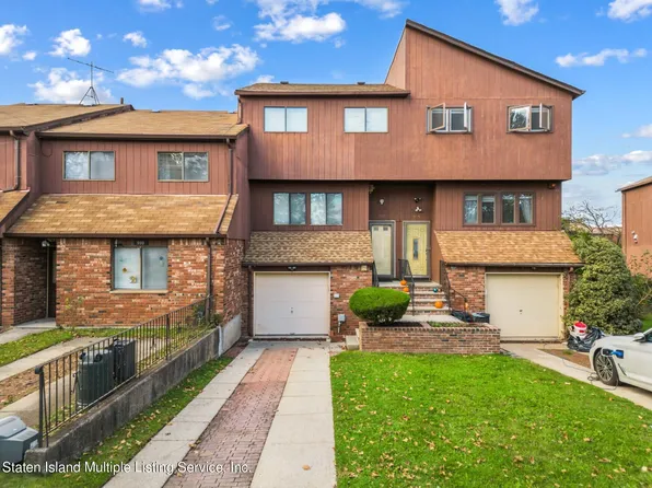 997 W Fingerboard Rd, Staten Island, NY 10304