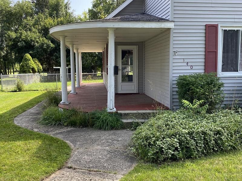 140 W South St, Bad Axe, MI 48413 Zillow