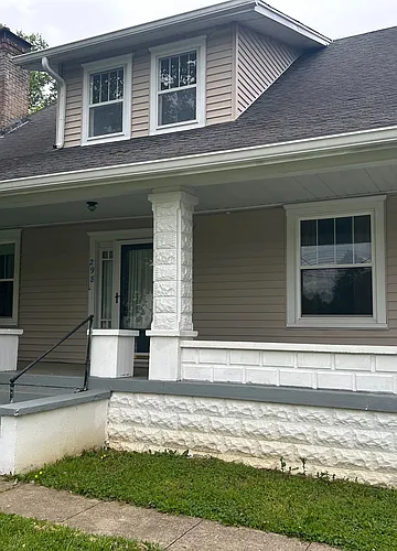 298 E Main St Photo 1