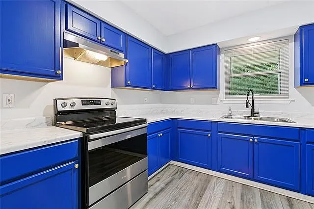 3 bed, 2.5 bath, 1443 sqft, $2,200 — Photo 3